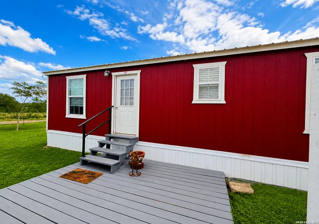 Photo 3 of Sale Pending at 136 County Rd 121, Leesville, TX 78122 | MLS# 2009255 | Listing updated on 2026-08-29