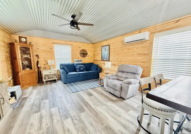 Photo 4 of Sale Pending at 136 County Rd 121, Leesville, TX 78122 | MLS# 2009255 | Listing updated on 2026-08-29