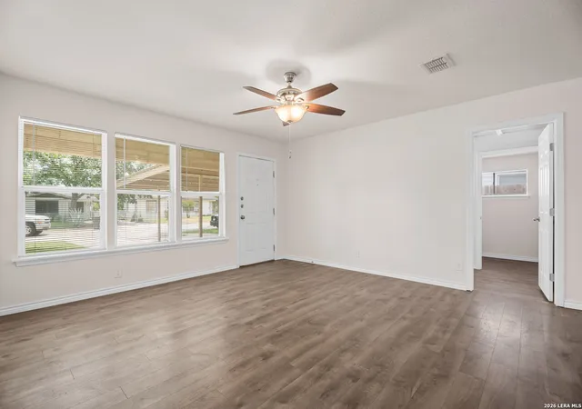 4th image of 139 Galway Dr, San Antonio, TX 78223 | MLS# 2009256