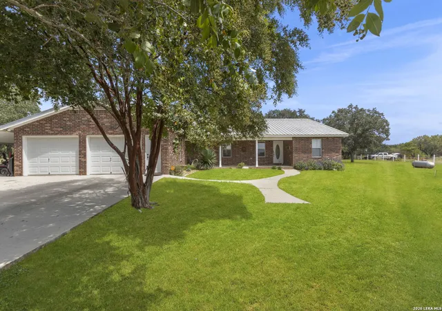 Photo 3 of Sale Pending at 172 Meadow Lake Dr, Seguin, TX 78155 | MLS# 2009259 | Listing updated on 2026-09-10