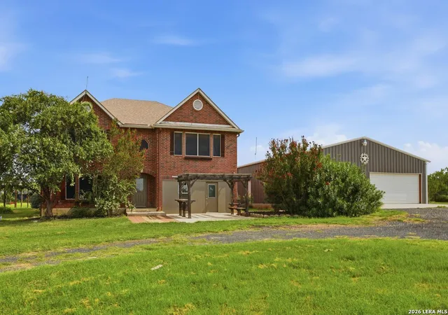 2nd image of 25 Meadowview Dr, Lytle, TX 78052 | MLS# 2009279