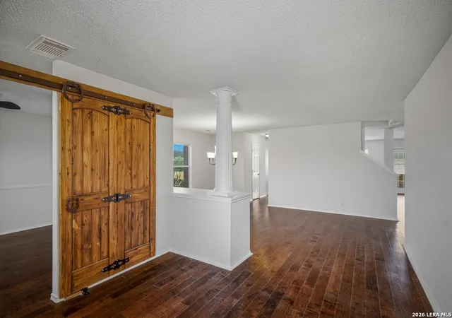 Photo 3 of Single family home for sale at 25 Meadowview Dr, Lytle, TX 78052 | MLS# 2009279 | Listing updated on 2026-08-28