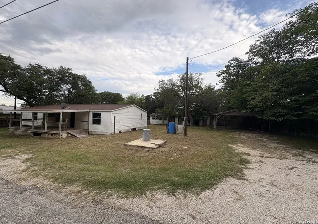 2nd image of 177 Cherokee Trl, Lakehills, TX 78063 | MLS# 2009282