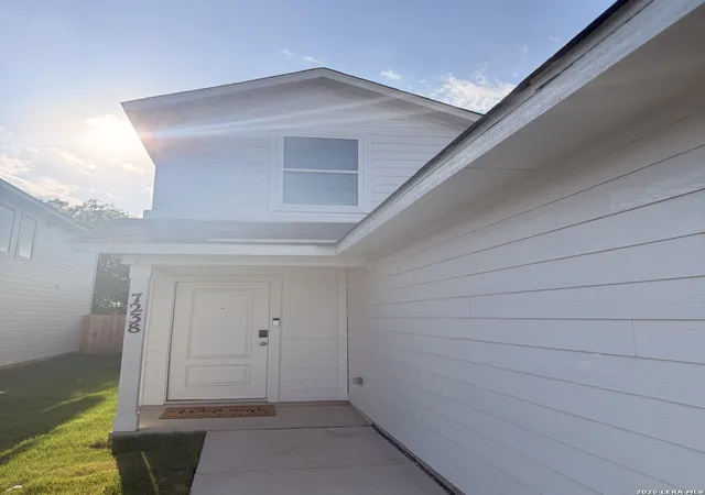 Photo 2 of Single family home for sale at 7238 Brownleaf Dr, San Antonio, TX 78227 | MLS# 2009291 | Listing updated on 2026-09-08