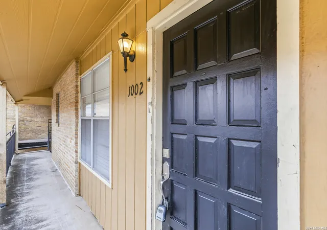 1st image of 923 Vance Jackson #1002, San Antonio, TX 78201 | MLS# 2009297