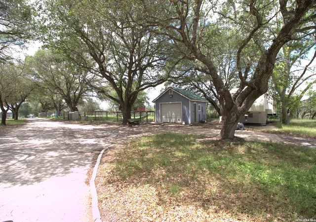 Photo 3 of Single family home for sale at 3371 Rathkamp Dreyer Rd, Yoakum, TX 77995 | MLS# 2009308 | Listing updated on 2026-08-28