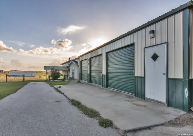 Photo 3 of Single family home for sale at 3371 Rathkamp Dreyer Rd, Yoakum, TX 77995 | MLS# 2009308 | Listing updated on 2026-08-28