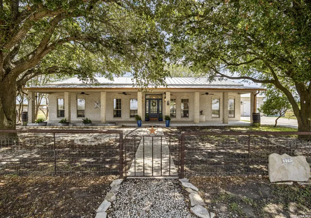 Photo 4 of House for sale at 809 County Road 213, Mc Coy, TX 78113 | MLS# 2009311 | Listing updated on 2026-09-08