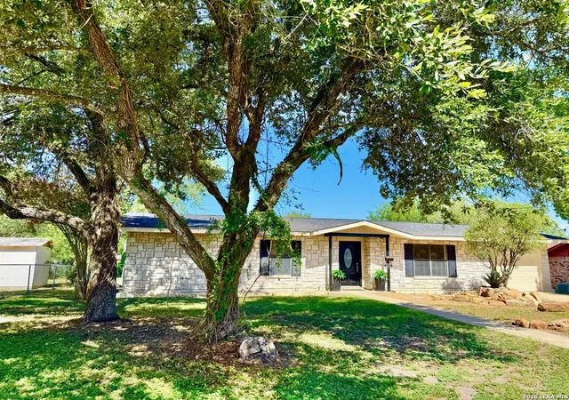 Photo 2 of Single family home for sale at 512 S Park, Karnes City, TX 78118 | MLS# 2009320 | Listing updated on 2026-08-28