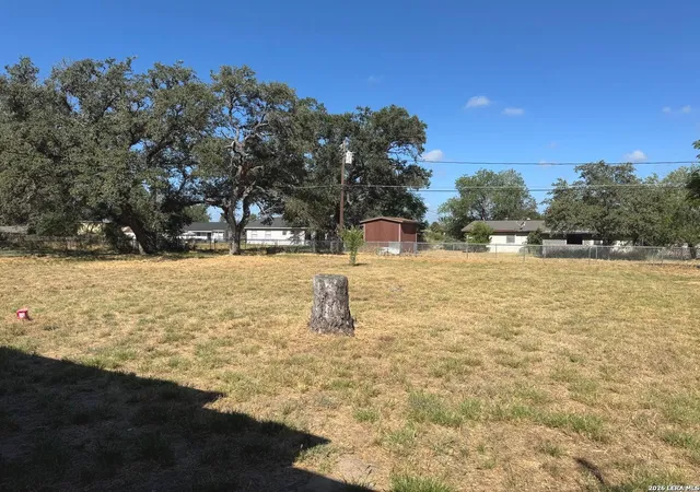 10th image of 604 Mockingbird, Devine, TX 78016 | MLS# 2009326