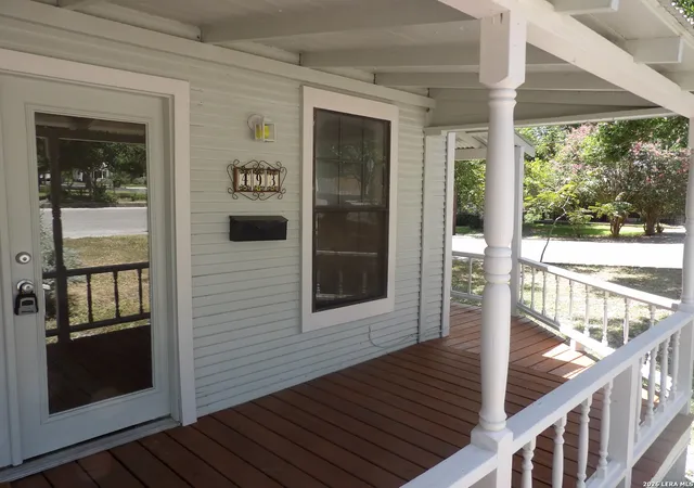 Photo 4 of Single family home for sale at 493 W Jahn St, New Braunfels, TX 78130 | MLS# 2009331 | Listing updated on 2026-10-08