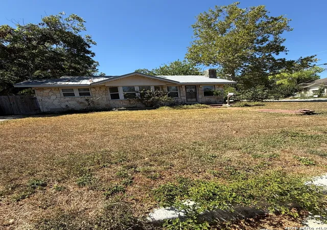 3rd image of 401 E Weinert St, Seguin, TX 78155 | MLS# 2009345