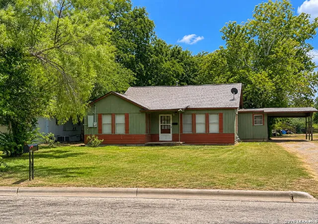 1st image of 1117 30th St, Hondo, TX 78861 | MLS# 2009372