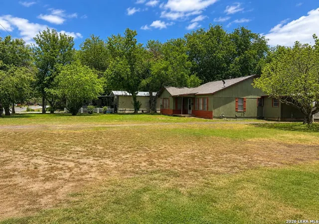 2nd image of 1117 30th St, Hondo, TX 78861 | MLS# 2009372