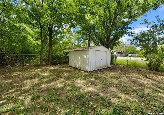 5th image of 1117 30Th St, Hondo, TX 78861 | MLS# 2009372