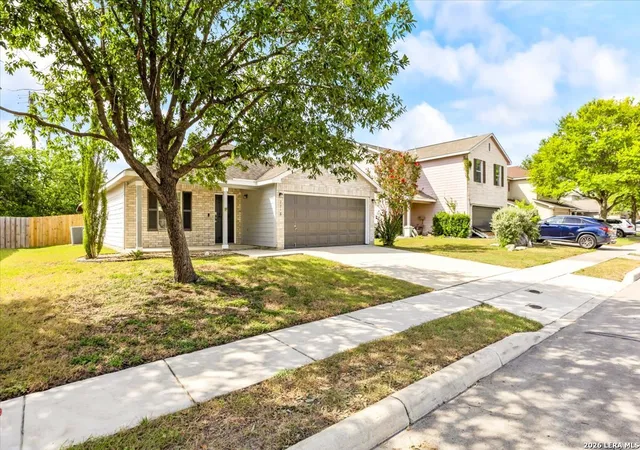 Photo 3 of Sale Pending at 7718 Ruidoso Chase, Selma, TX 78154 | MLS# 2009396 | Listing updated on 2026-09-18