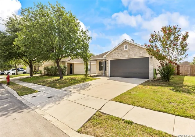 Photo 3 of Sale Pending at 7718 Ruidoso Chase, Selma, TX 78154 | MLS# 2009396 | Listing updated on 2026-09-18