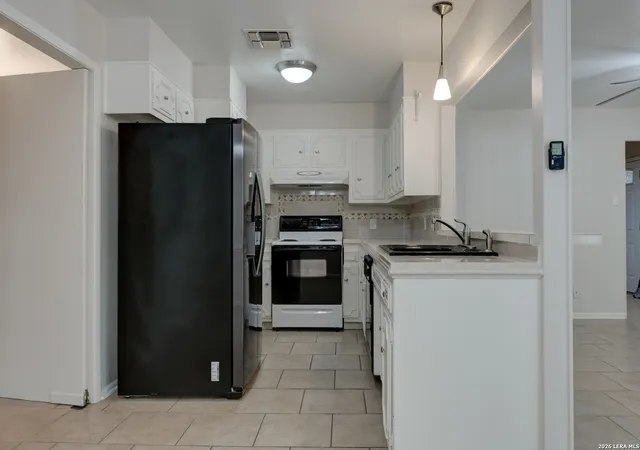 Photo 4 of Single family home for sale at 11519 Whisper Moss St, San Antonio, TX 78230 | MLS# 2009403 | Listing updated on 2026-08-28