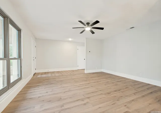 Photo 4 of Single family home for sale at 612 Skyforest Dr, Hollywood Park, TX 78232 | MLS# 2009408 | Listing updated on 2026-09-11