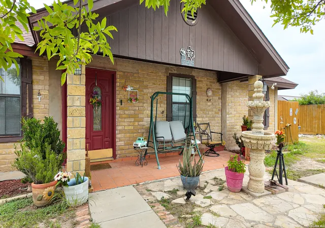Photo 2 of Single family home for sale at 113 Calle Alegre, Eagle Pass, TX 78852 | MLS# 2009422 | Listing updated on 2026-08-31