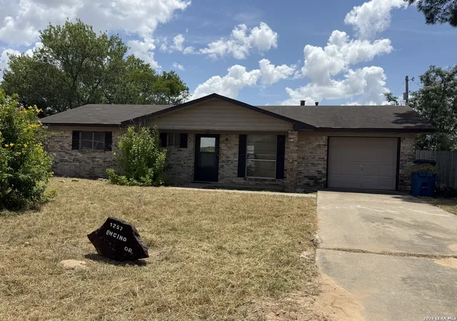 Photo 3 of Sale Pending at 1257 Encino, Pleasanton, TX 78064 | MLS# 2009429 | Listing updated on 2026-08-21