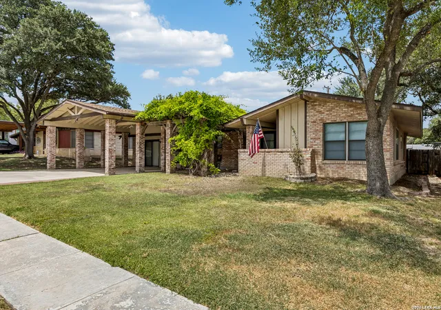 Photo 1 of Single family home for sale at 115 Springwood Ln, San Antonio, TX 78216 | MLS# 2009463 | Listing updated on 2026-09-15