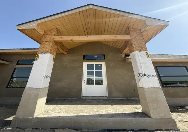 Photo 3 of Single family home for sale at 2216 Rio Sabinas Dr, Eagle Pass, TX 78852 | MLS# 2009466 | Listing updated on 2026-08-28