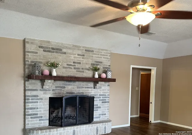 3rd image of 125 N Bluebonnet, Uvalde, TX 78801 | MLS# 2009473
