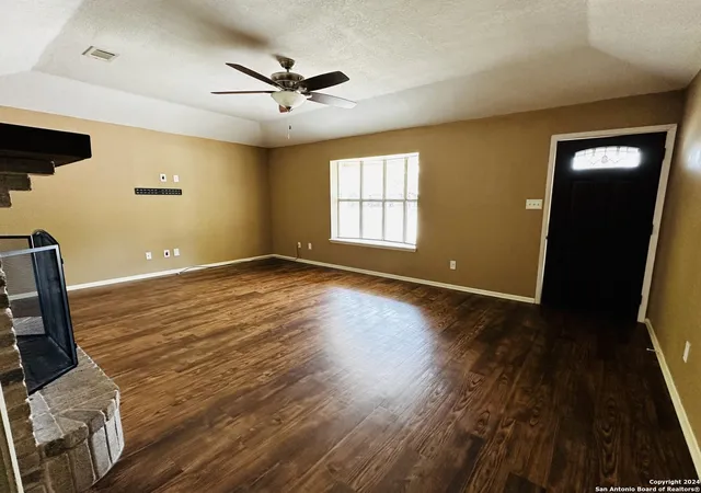 4th image of 125 N Bluebonnet, Uvalde, TX 78801 | MLS# 2009473