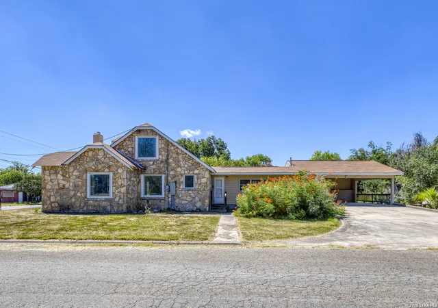 1st image of 1229 N Park, Uvalde, TX 78801 | MLS# 2009482