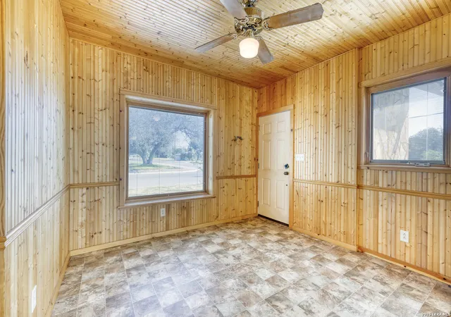 3rd image of 1229 N Park, Uvalde, TX 78801 | MLS# 2009482