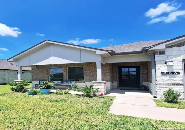 3rd image of 226 Eagleville Dr, Alvin, TX 77511 | MLS# 2009532