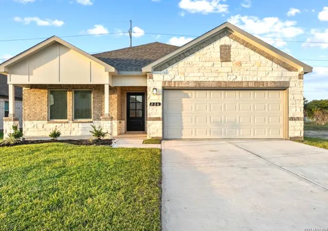 4th image of 226 Eagleville Dr, Alvin, TX 77511 | MLS# 2009532