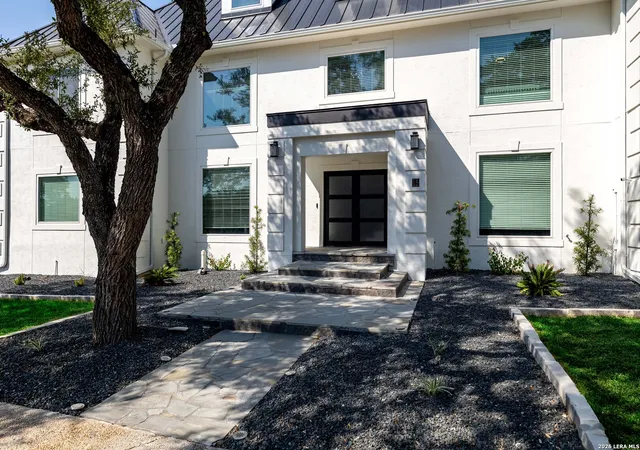 Photo 3 of Single family home for sale at 15 Vineyard Dr, San Antonio, TX 78257 | MLS# 2009538 | Listing updated on 2026-08-29