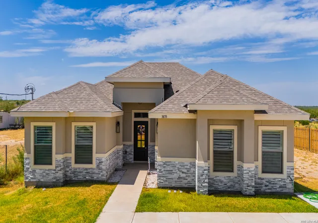 Photo 1 of Single family home for sale at 3853 White Tail Dr, Eagle Pass, TX 78852 | MLS# 2009559 | Listing updated on 2026-09-14
