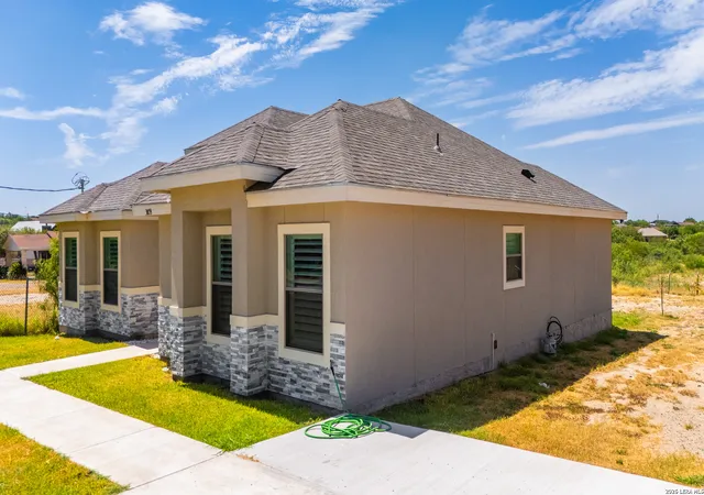 Photo 2 of Single family home for sale at 3853 White Tail Dr, Eagle Pass, TX 78852 | MLS# 2009559 | Listing updated on 2026-09-14