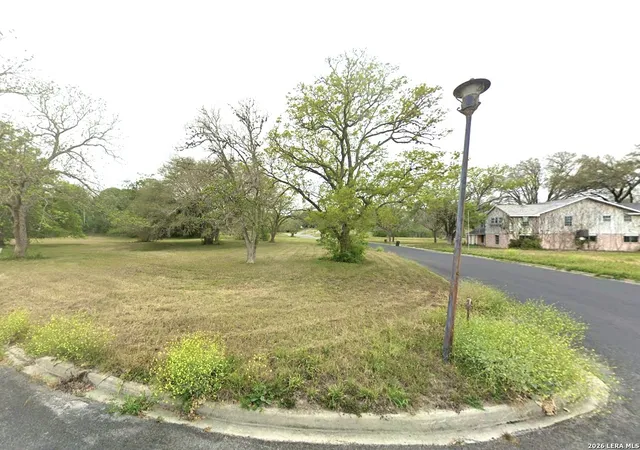3rd image of 132 W Hampton, Seguin, TX 78155 | MLS# 2009564