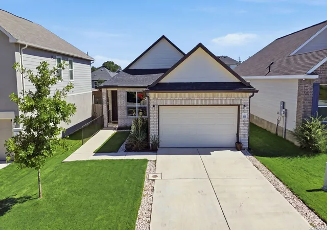 2nd image of 111 E Flowing River Dr, Boerne, TX 78006 | MLS# 2009568