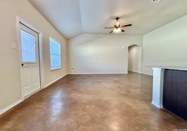4th image of 334 - 336 Emma Dr, New Braunfels, TX 78130 | MLS# 2009602