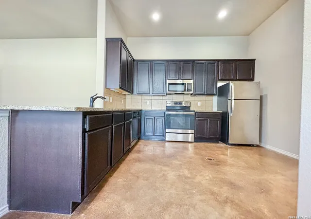 5th image of 334 - 336 Emma Dr, New Braunfels, TX 78130 | MLS# 2009602