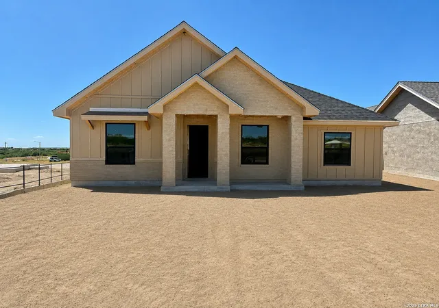 Photo 2 of Single family home for sale at 2223 Rio Sabinas Dr, Eagle Pass, TX 78852 | MLS# 2009632 | Listing updated on 2026-08-29