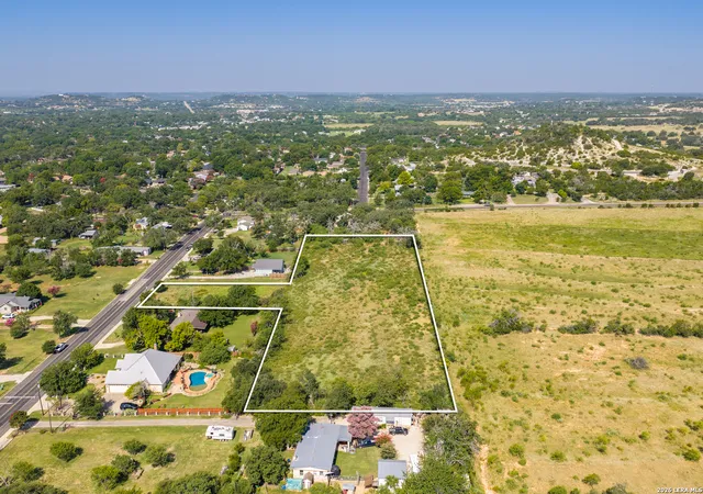 17th image of 328 Morning Glory Dr, Fredericksburg, TX 78624 | MLS# 2009688