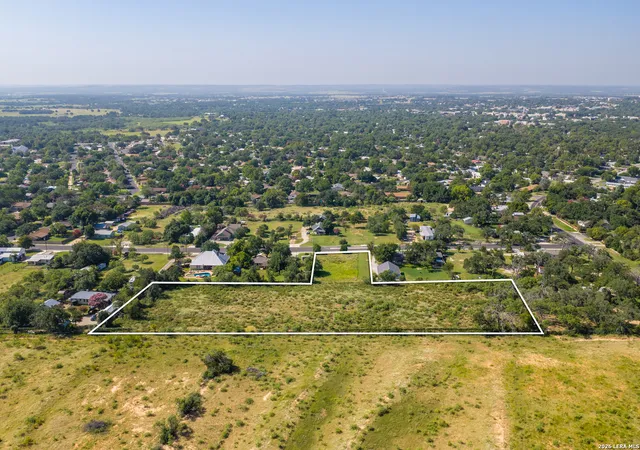 3rd image of 328 Morning Glory Dr, Fredericksburg, TX 78624 | MLS# 2009688