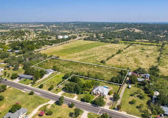 4th image of 328 Morning Glory Dr, Fredericksburg, TX 78624 | MLS# 2009688