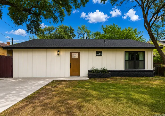 Photo 2 of Sale Pending at 1223 W Mally Blvd, San Antonio, TX 78224 | MLS# 2009691 | Listing updated on 2026-09-11