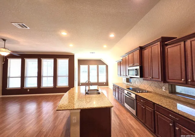 5th image of 216 Norwood Ct, Cibolo, TX 78108 | MLS# 2009692