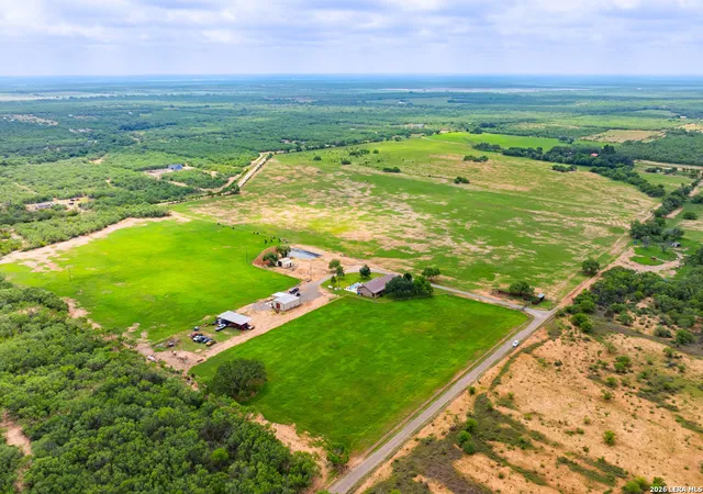Photo 2 of Single family home for sale at 366 County Road 2543, Moore, TX 78057 | MLS# 2009694 | Listing updated on 2026-08-29