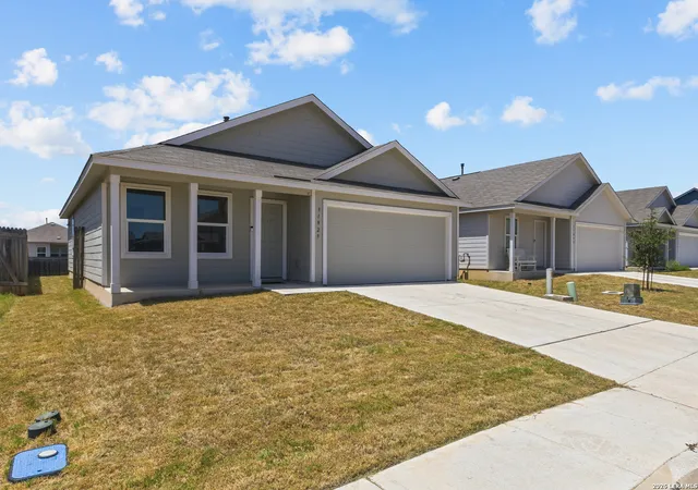Photo 3 of Single family home for sale at 31829 Bluewood Vis, Bulverde, TX 78163 | MLS# 2009746 | Listing updated on 2026-09-08