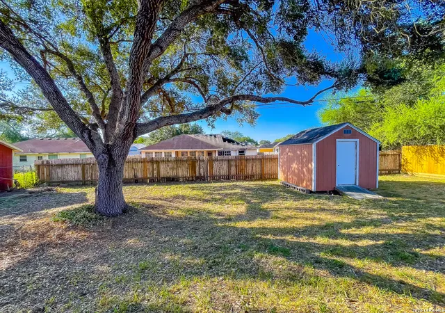 19th image of 1300 Taylor St, Beeville, TX 78102 | MLS# 2009750
