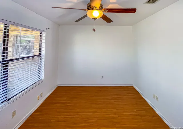 5th image of 1404 E Inez St, Beeville, TX 78102 | MLS# 2009753